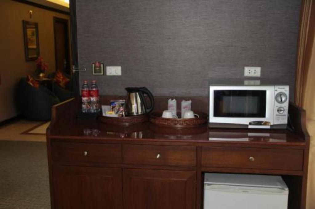 De Arni Hotel Бангкок Экстерьер фото
